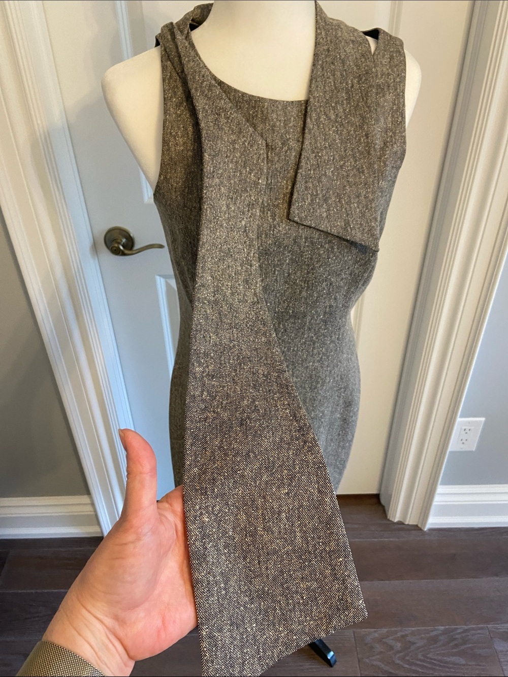 Pink Tartan Gray Tweed Midi Sheath Dress with Tie Neck Detail. Size US6 - Picture 8 of 15